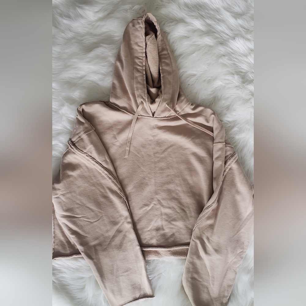 Alo Yoga size large cropped hoodie hooded